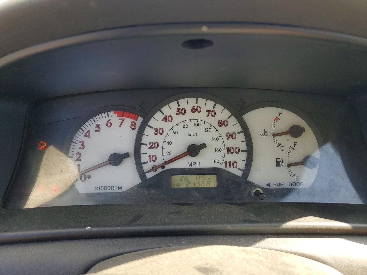 2004 TOYOTA COROLLA S photo 25