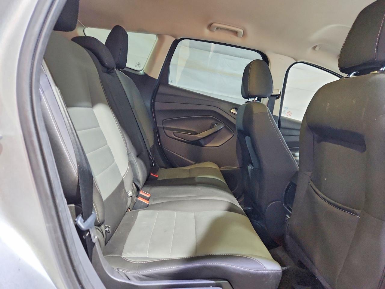 2016 FORD ESCAPE SE photo 21