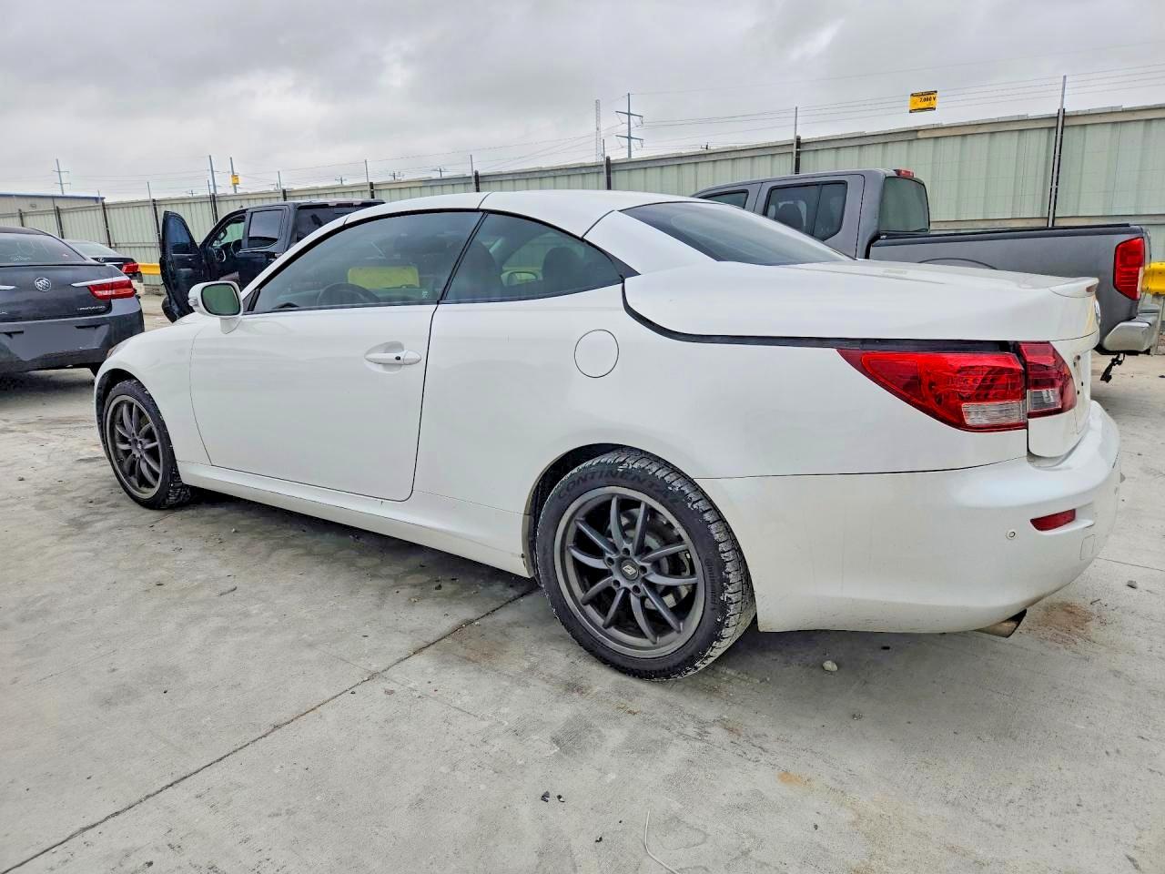 2012 LEXUS IS 250 photo 3