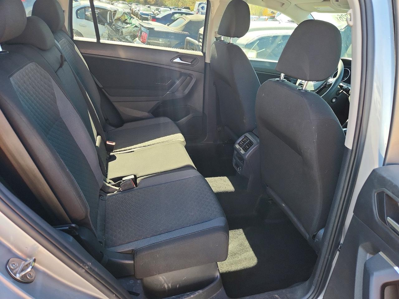 2020 VOLKSWAGEN TIGUAN S photo 21