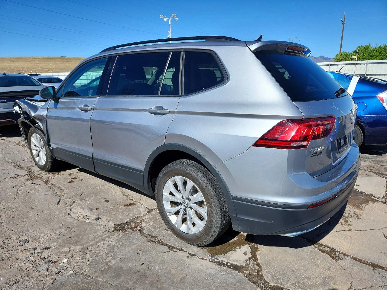 2020 VOLKSWAGEN TIGUAN S photo 3