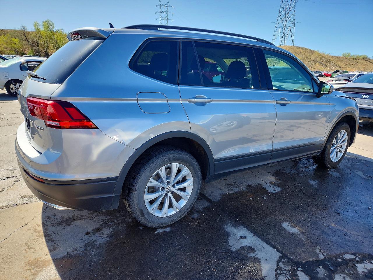 2020 VOLKSWAGEN TIGUAN S photo 5