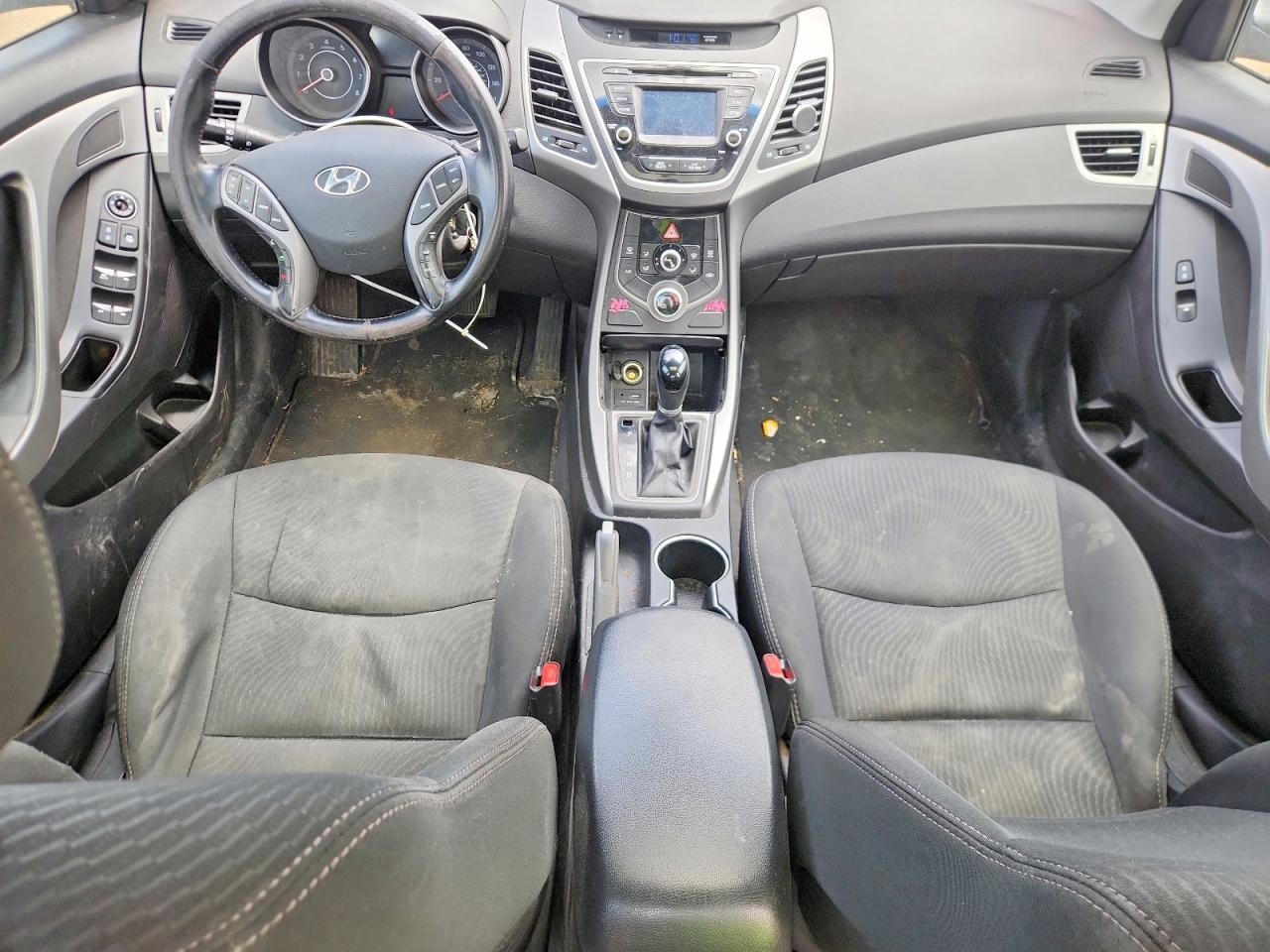2015 HYUNDAI ELANTRA SE photo 8