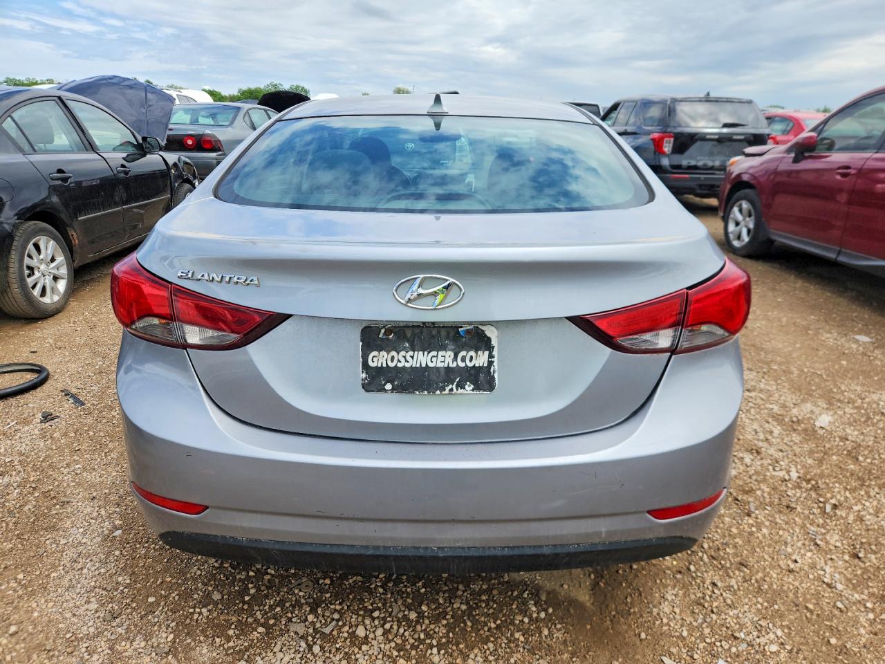 2015 HYUNDAI ELANTRA SE photo 6