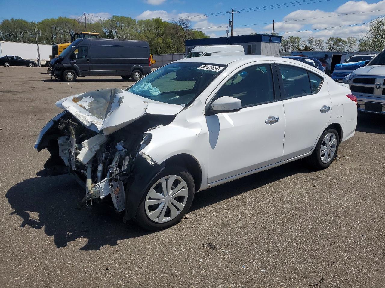 2019 NISSAN VERSA