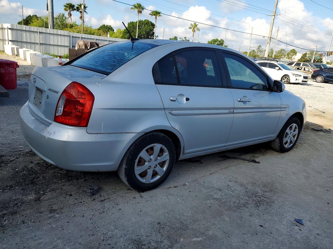2010 HYUNDAI ACCENT GLS photo 7