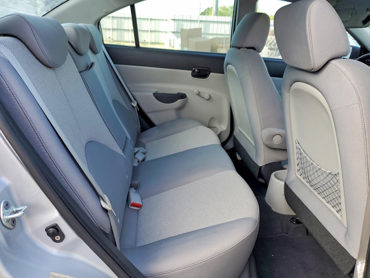 2010 HYUNDAI ACCENT GLS photo 28