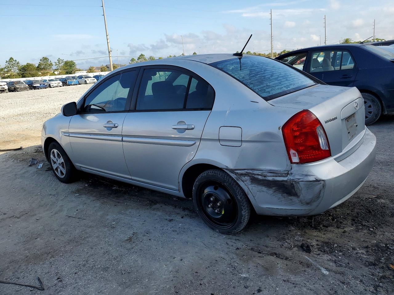 2010 HYUNDAI ACCENT GLS photo 4