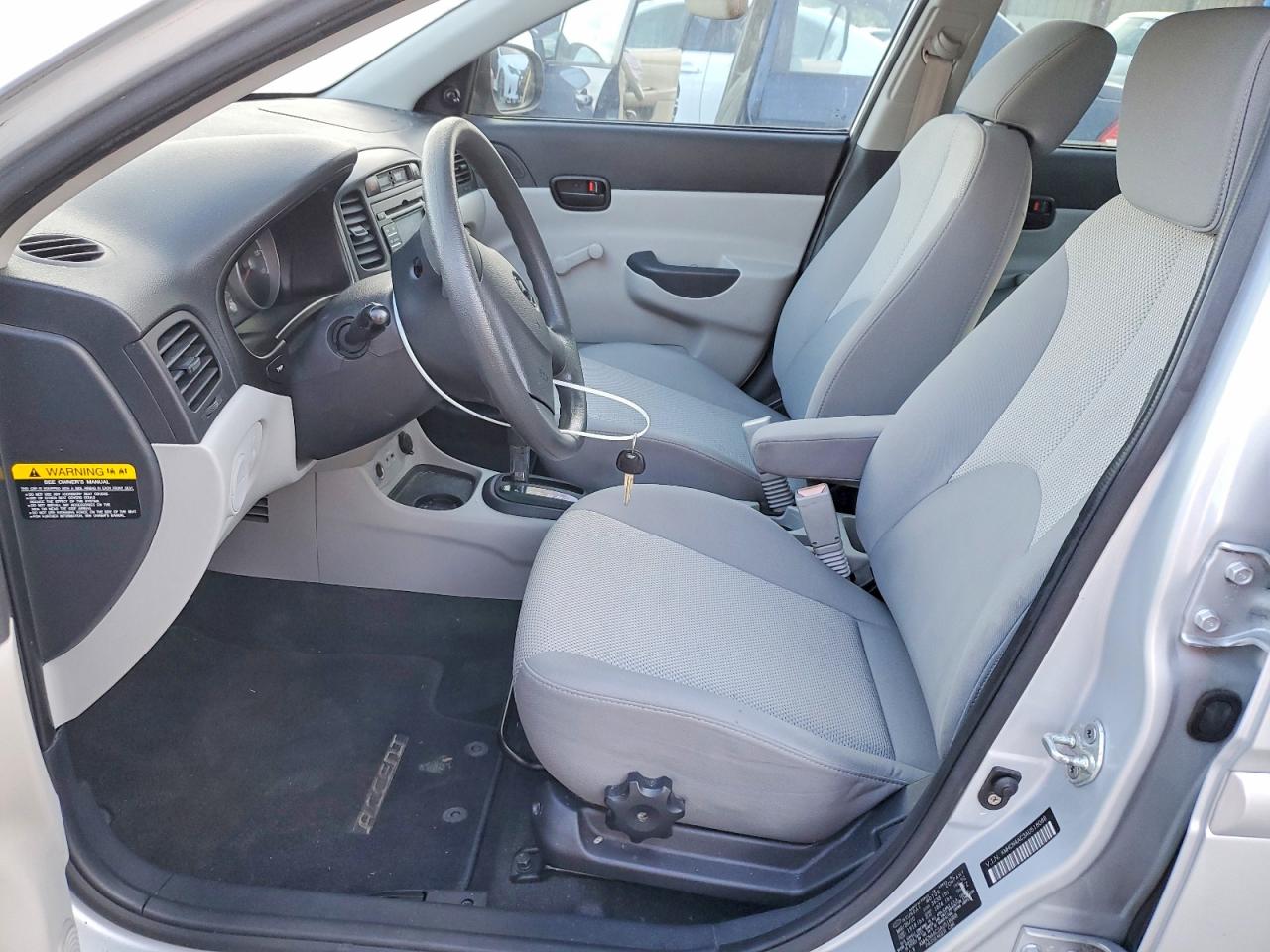 2010 HYUNDAI ACCENT GLS photo 19
