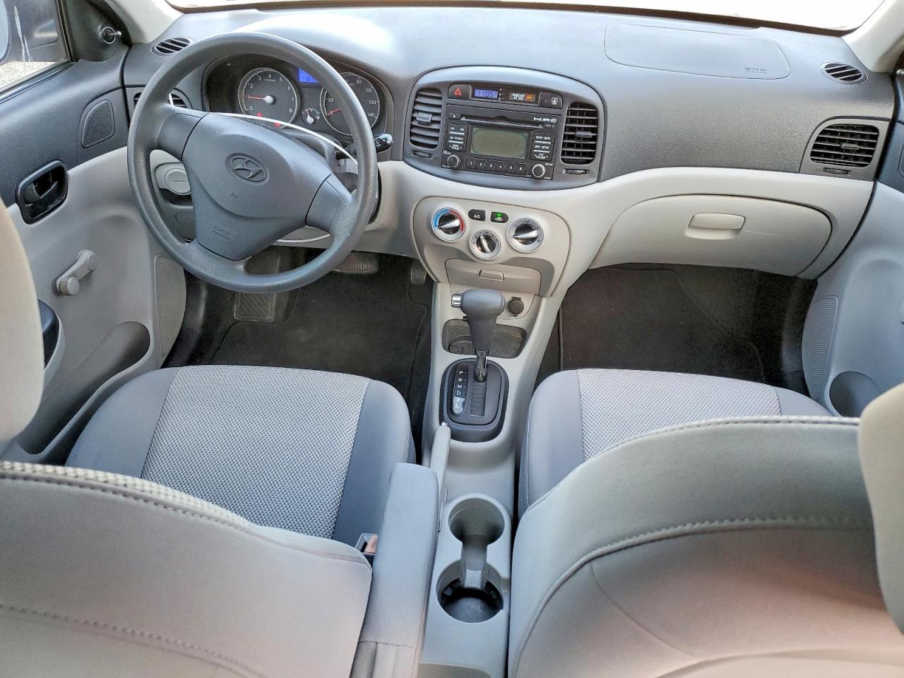 2010 HYUNDAI ACCENT GLS photo 22