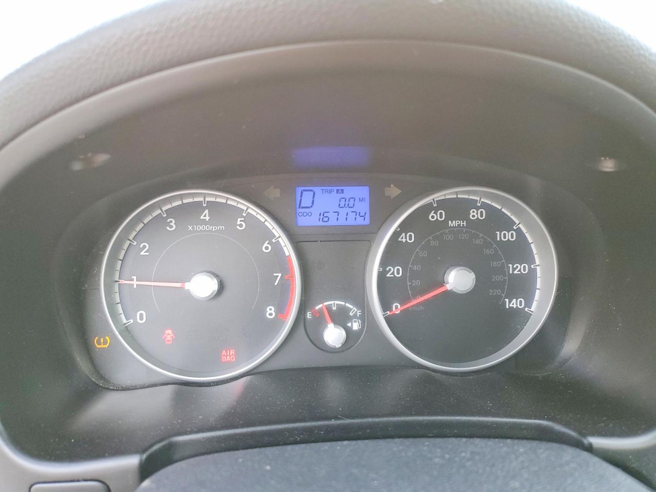 2010 HYUNDAI ACCENT GLS photo 25