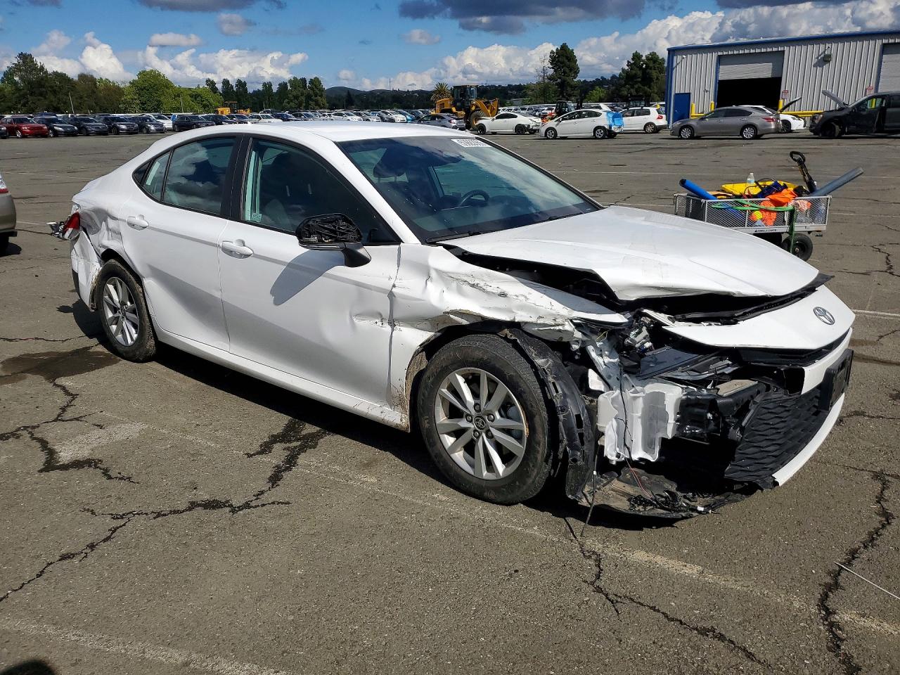 2025 TOYOTA CAMRY LE photo 4