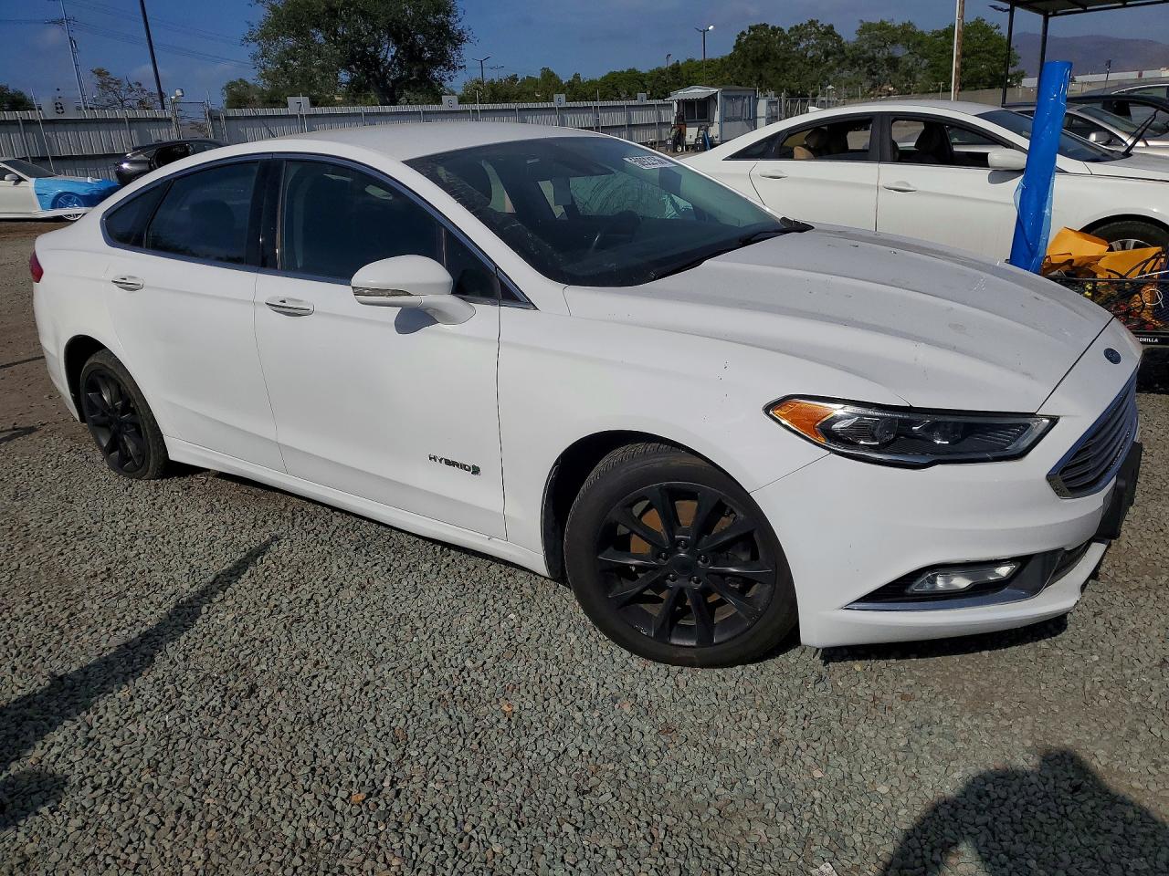 2017 FORD FUSION SE HYBRID photo 4