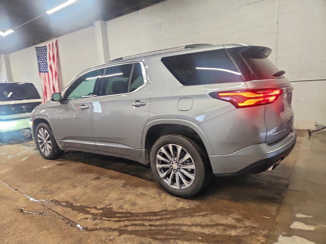 2023 CHEVROLET TRAVERSE PREMIER photo 4