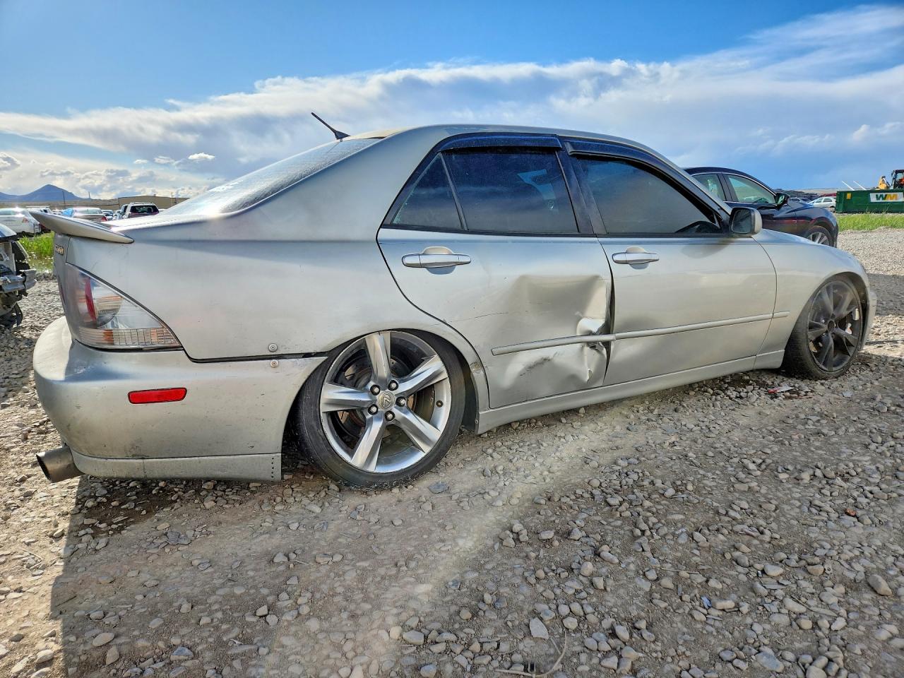 2001 LEXUS IS 300 photo 5