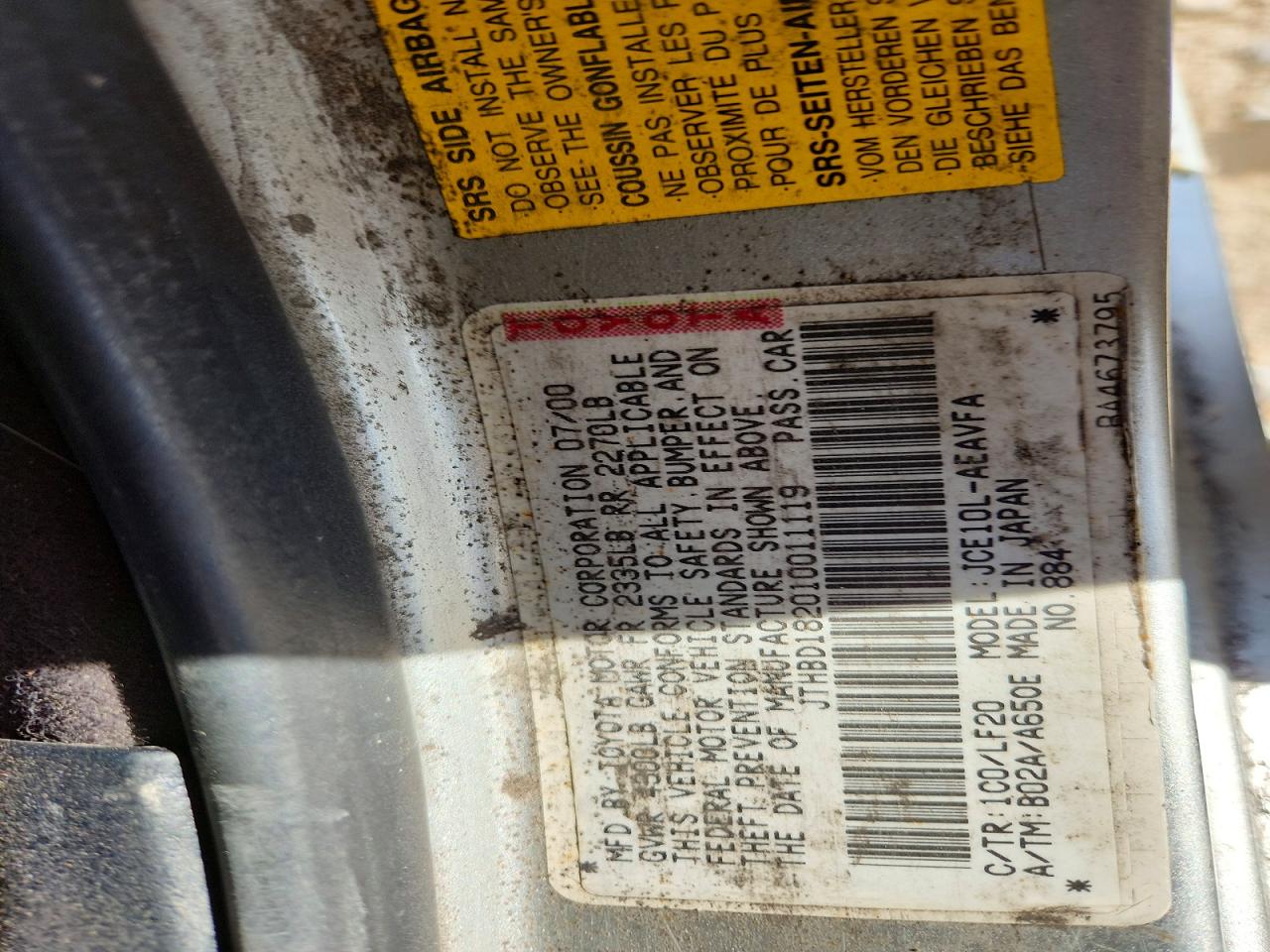 2001 LEXUS IS 300 photo 23