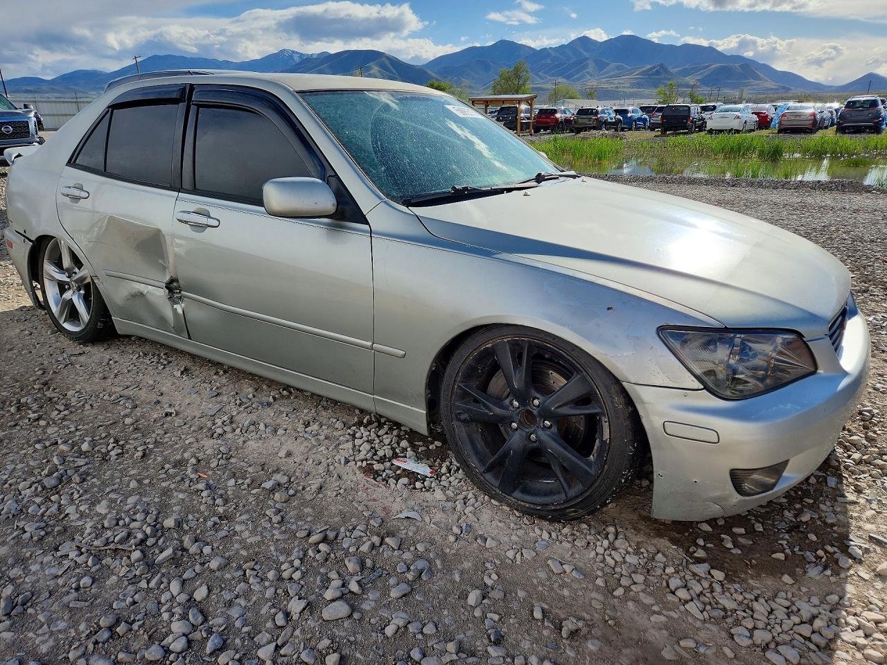 2001 LEXUS IS 300 photo 7