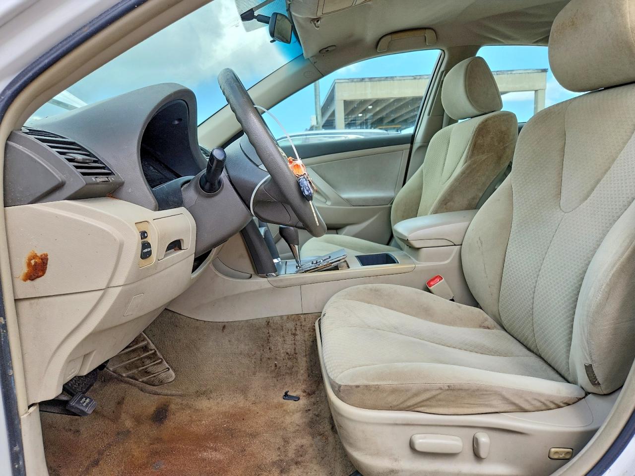 2009 TOYOTA CAMRY LE photo 13