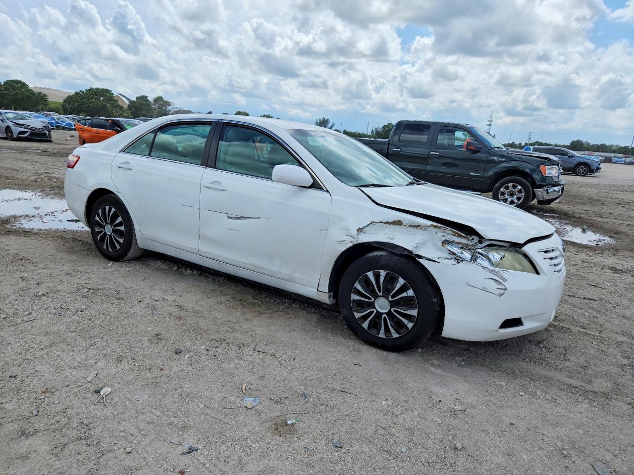 2009 TOYOTA CAMRY LE photo 7