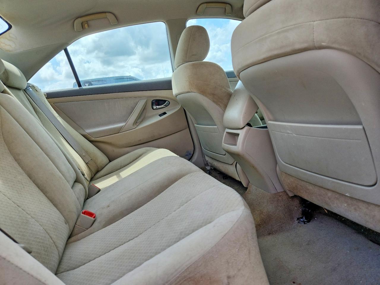 2009 TOYOTA CAMRY LE photo 19