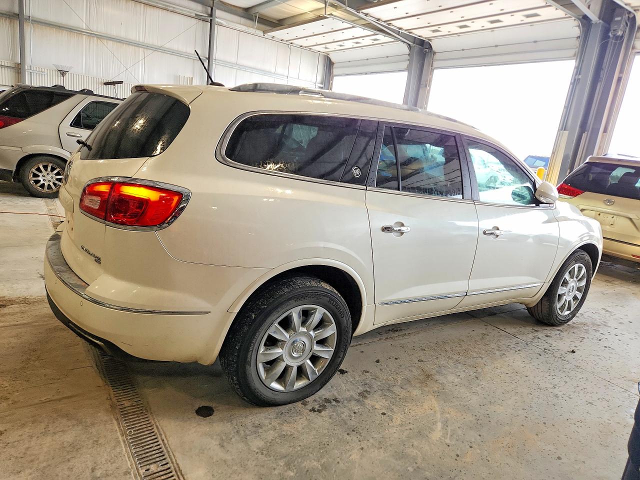 2015 BUICK ENCLAVE photo 3