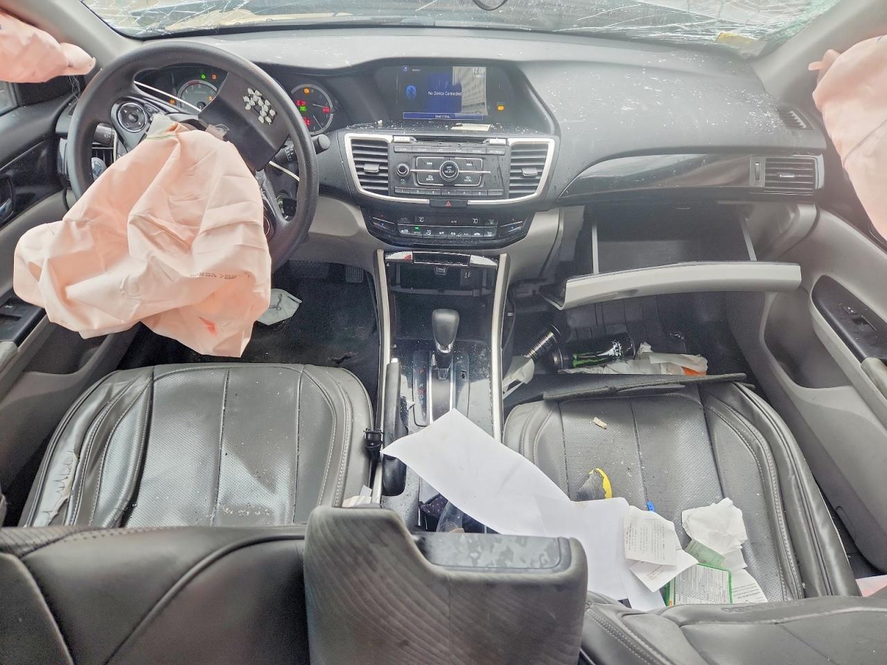 2017 HONDA ACCORD LX photo 15