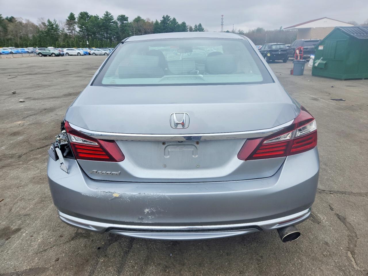2017 HONDA ACCORD LX photo 11