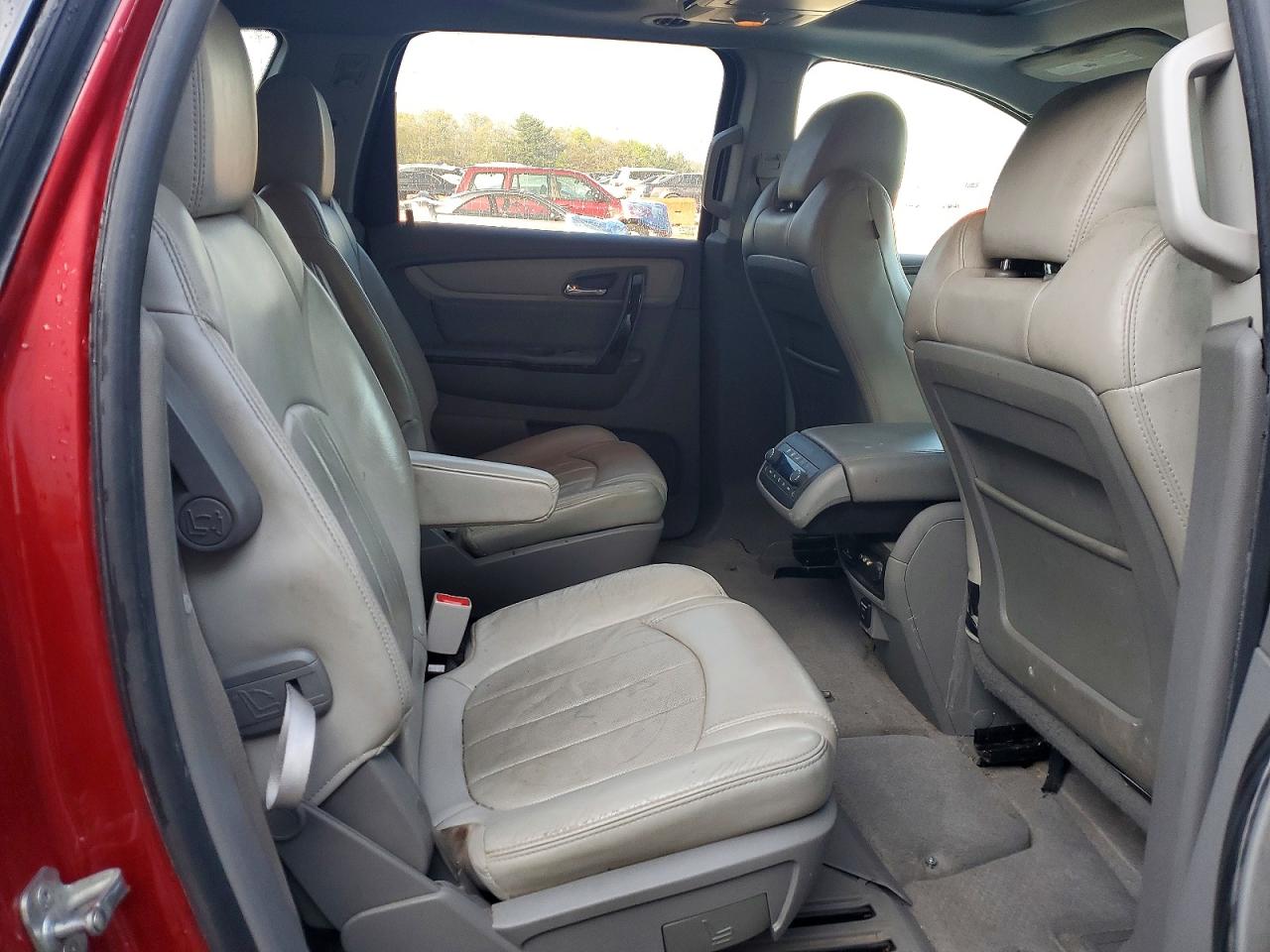 2014 CHEVROLET TRAVERSE LTZ photo 31