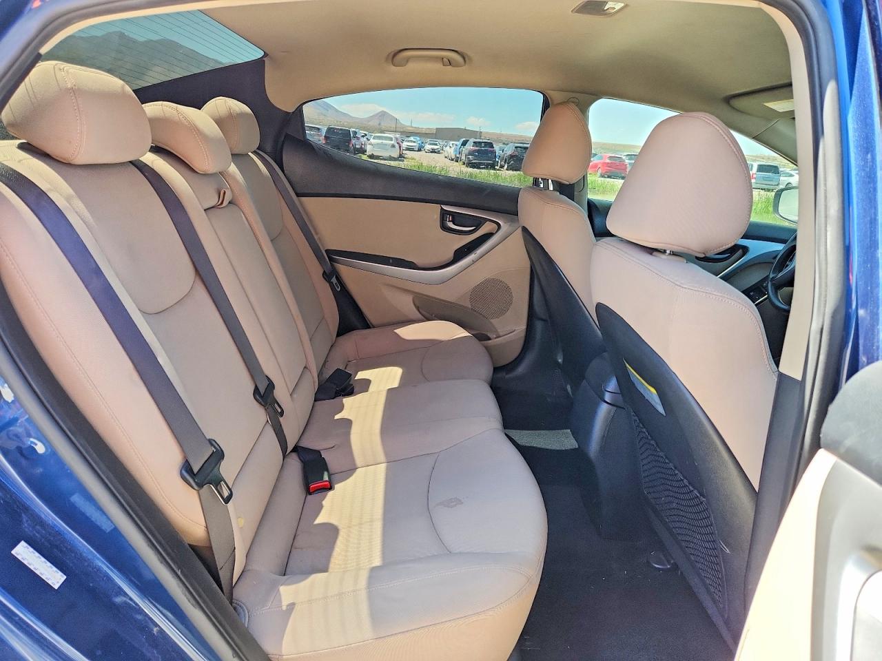 2015 HYUNDAI ELANTRA SE photo 19