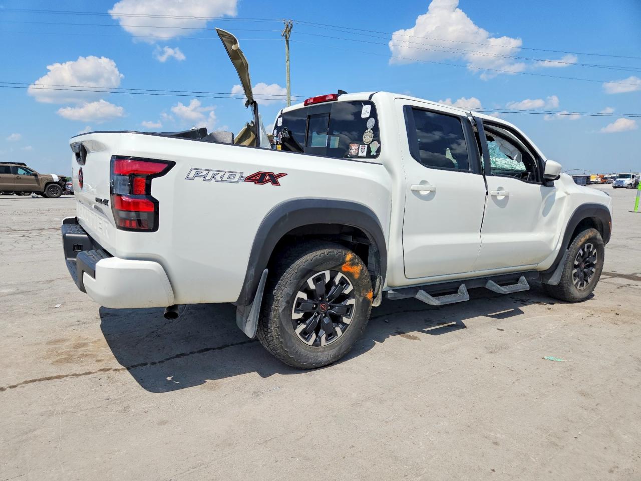2024 NISSAN FRONTIER PRO-4X photo 5