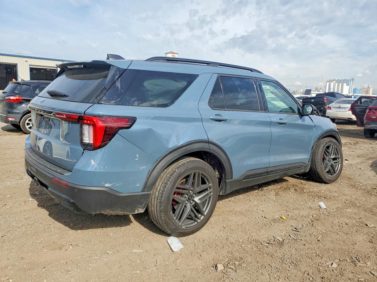 2025 FORD EXPLORER ST-LINE photo 7