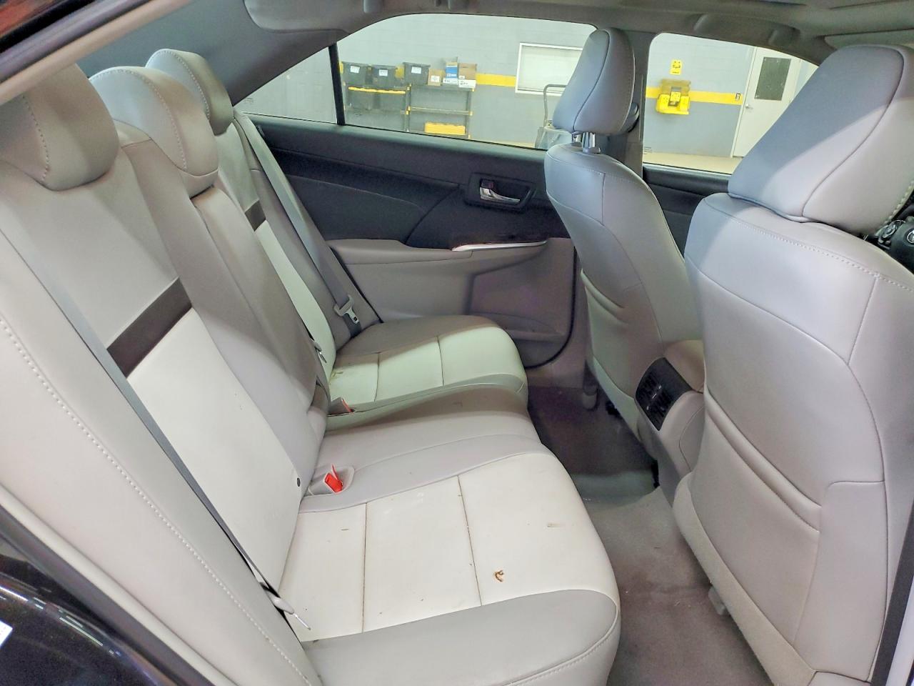 2014 TOYOTA CAMRY XLE photo 19