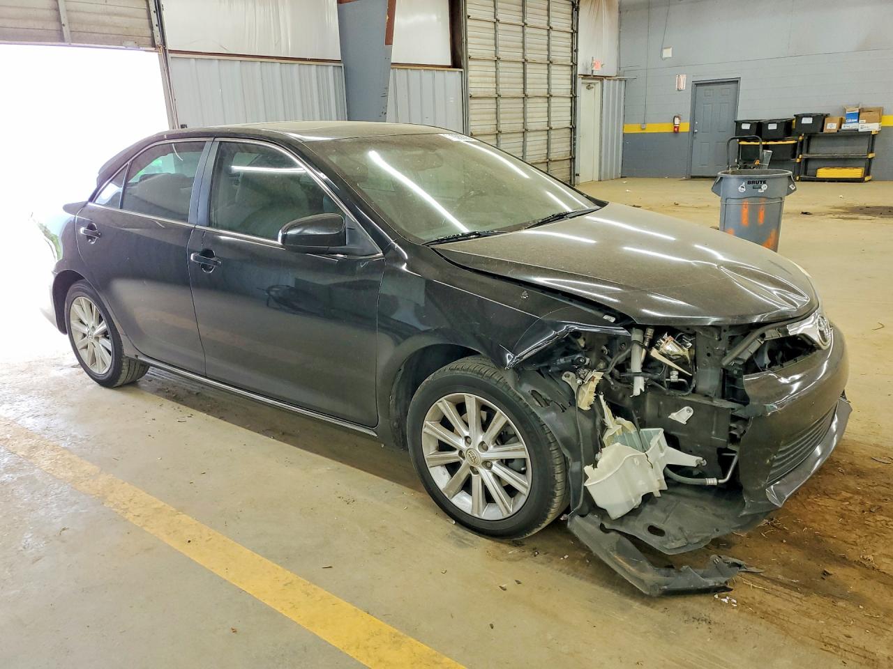 2014 TOYOTA CAMRY XLE photo 7