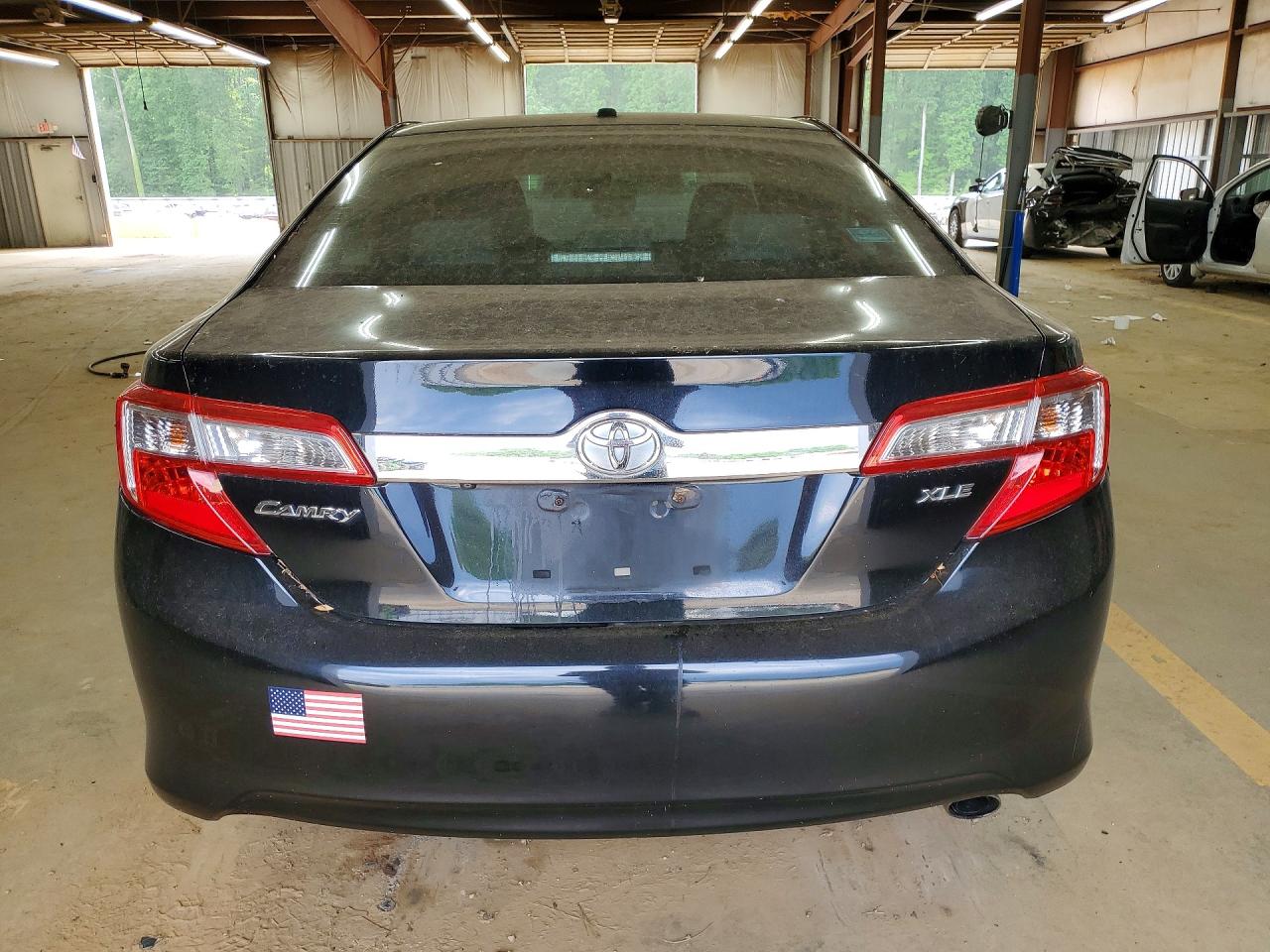 2014 TOYOTA CAMRY XLE photo 11