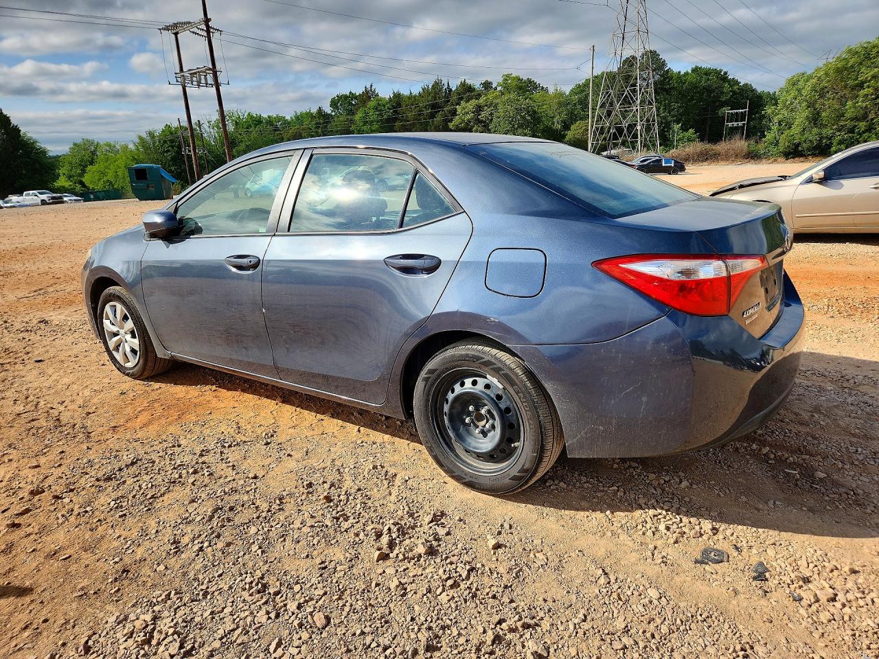2015 TOYOTA COROLLA LE photo 3