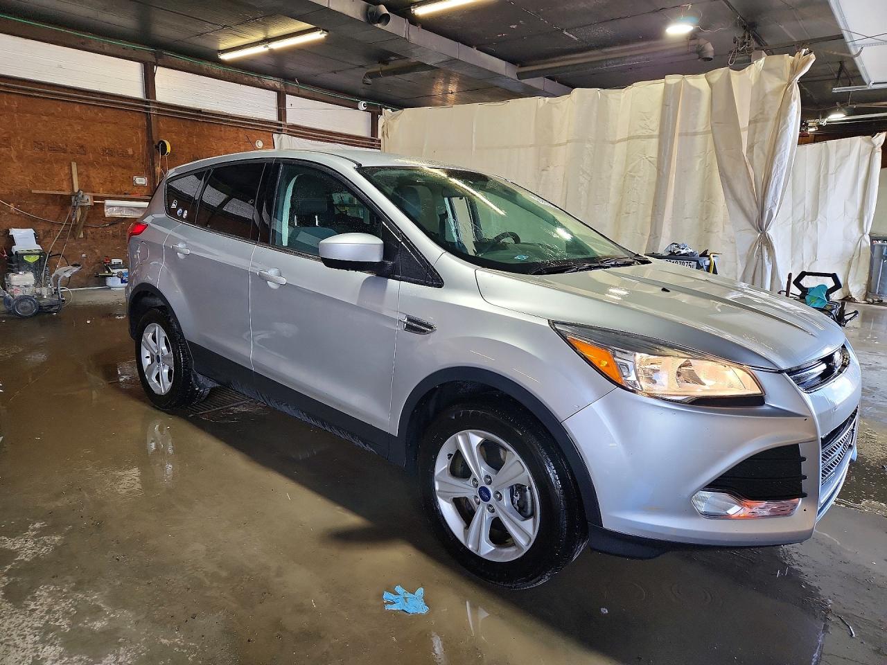 2015 FORD ESCAPE SE photo 4