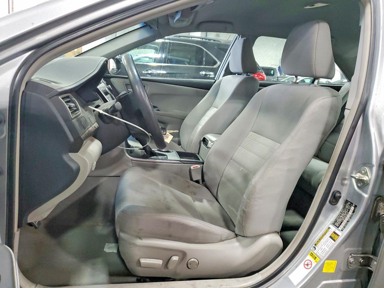 2015 TOYOTA CAMRY LE photo 7