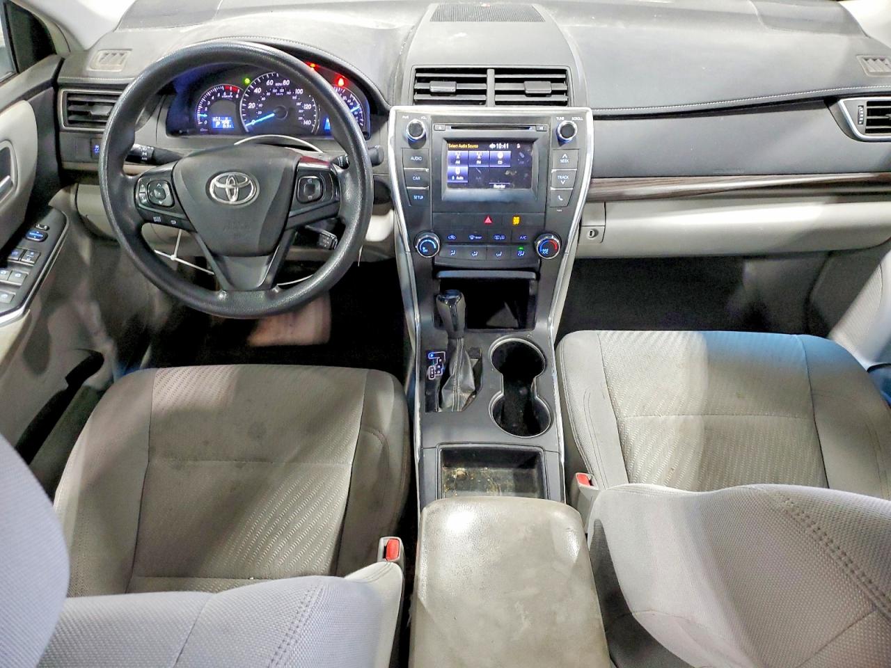 2015 TOYOTA CAMRY LE photo 8