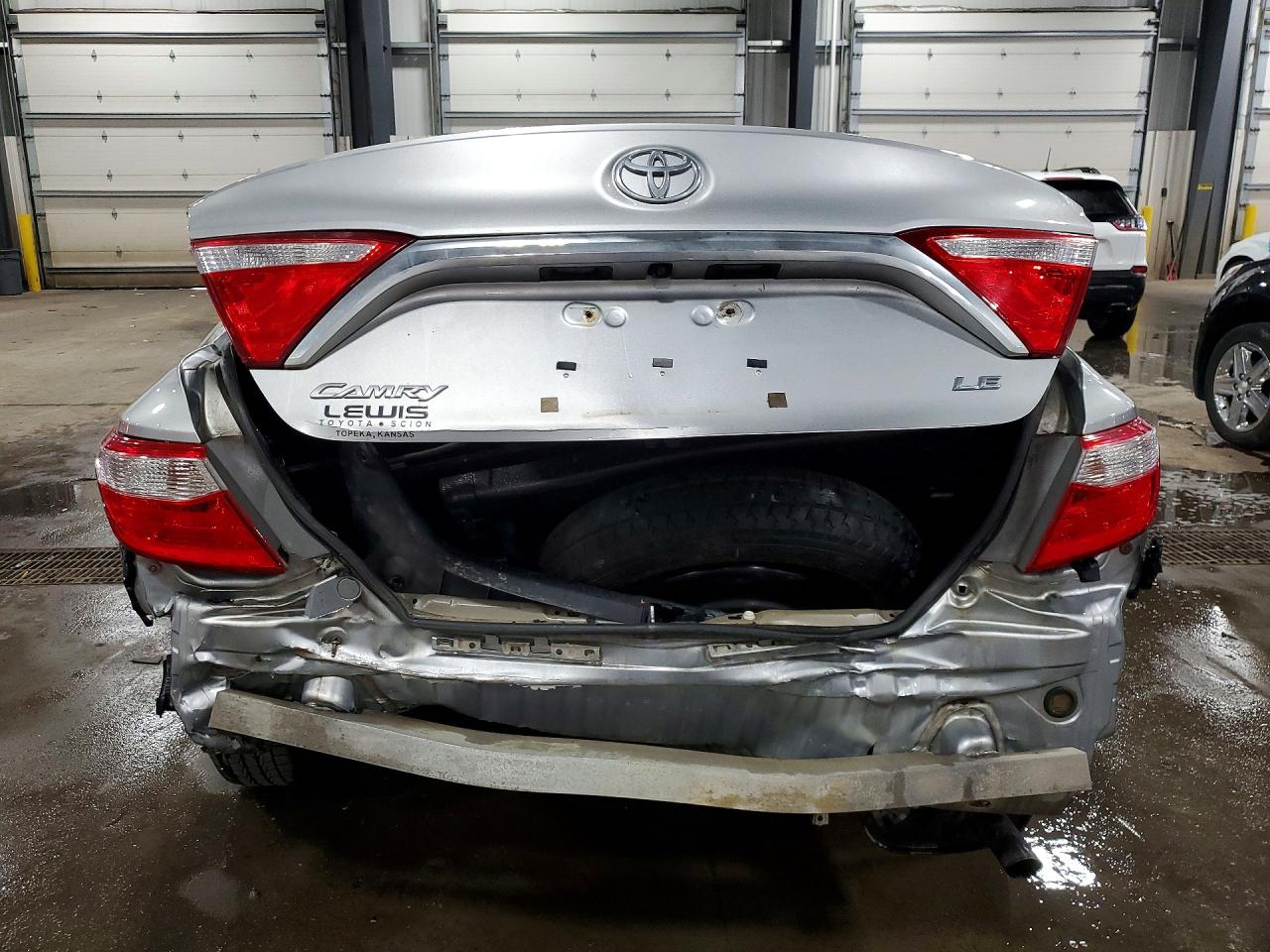 2015 TOYOTA CAMRY LE photo 6