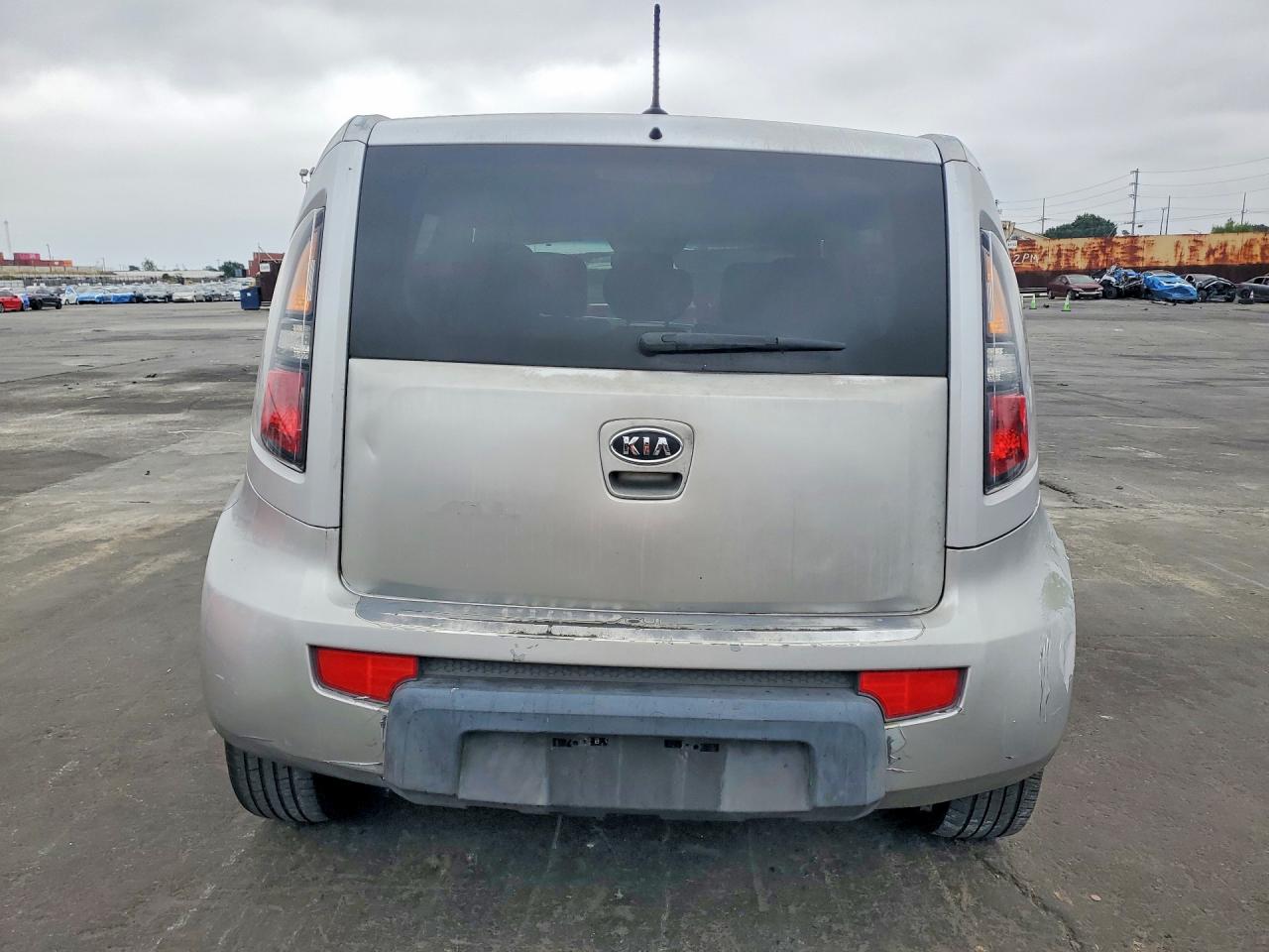 2011 KIA SOUL + photo 6
