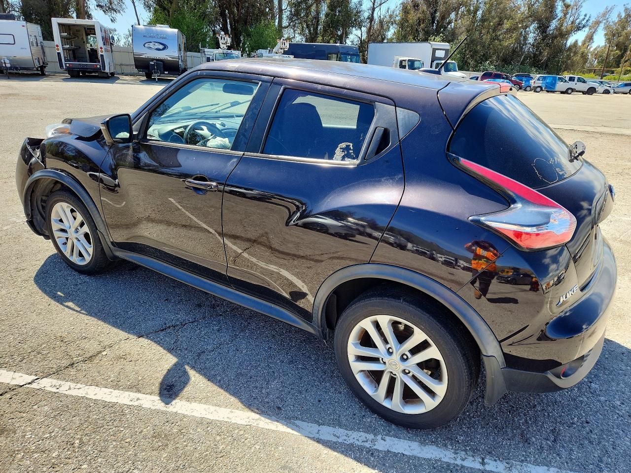 2015 NISSAN JUKE SV photo 4