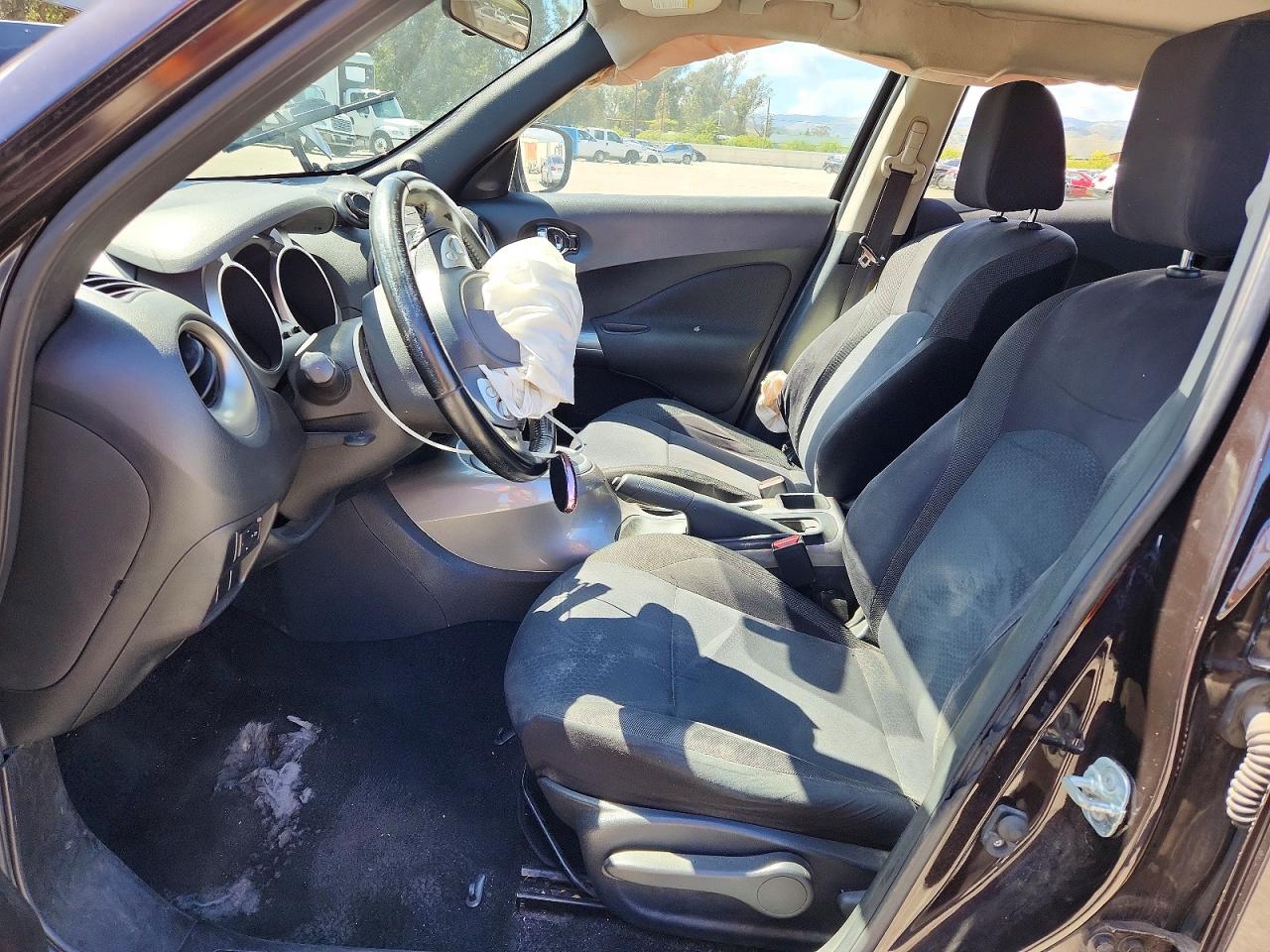 2015 NISSAN JUKE SV photo 19