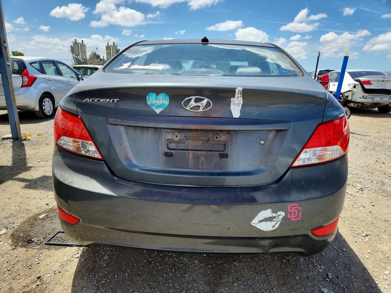 2012 HYUNDAI ACCENT GLS photo 11