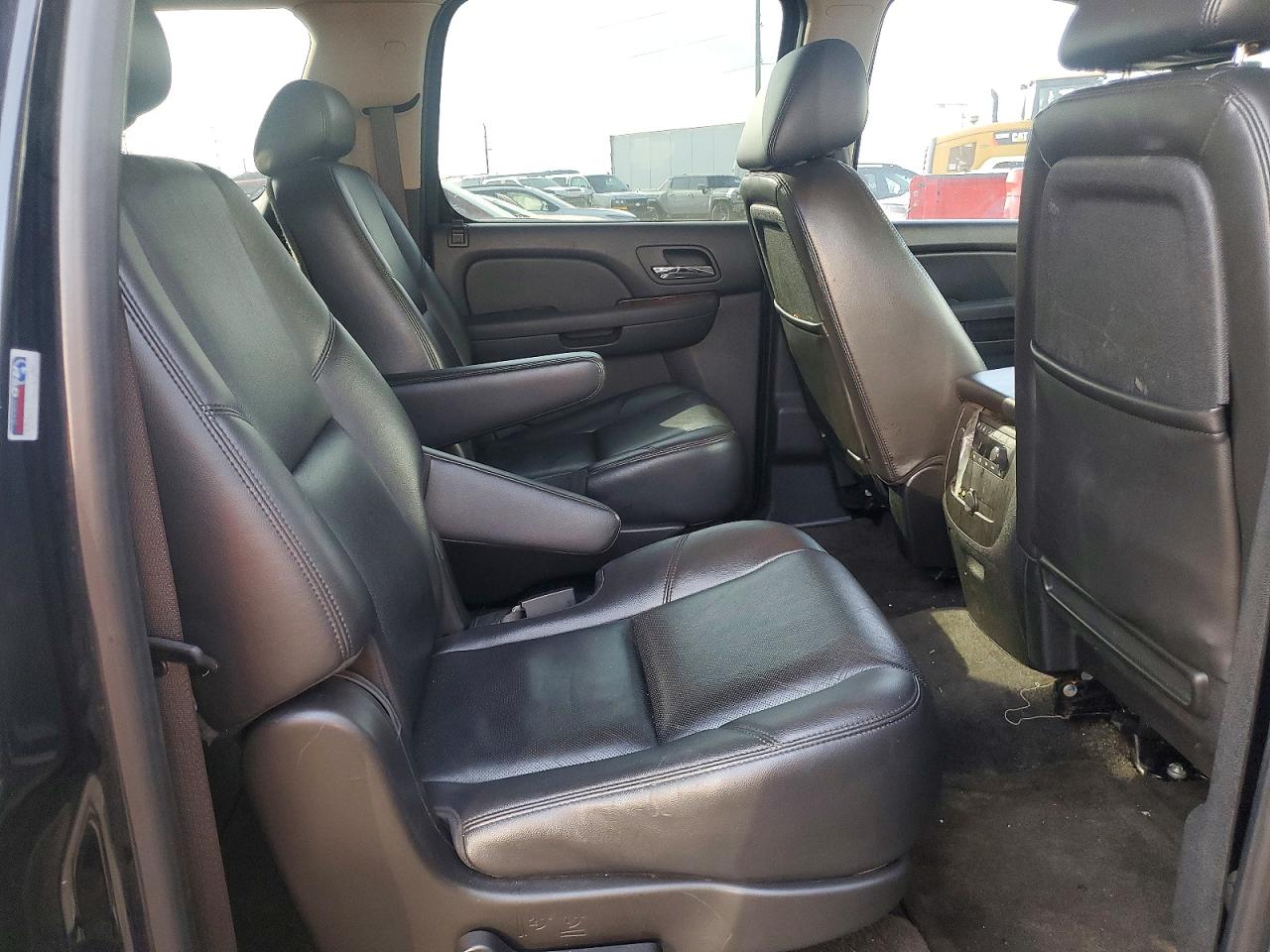 2010 CHEVROLET SUBURBAN K1500 LTZ photo 11