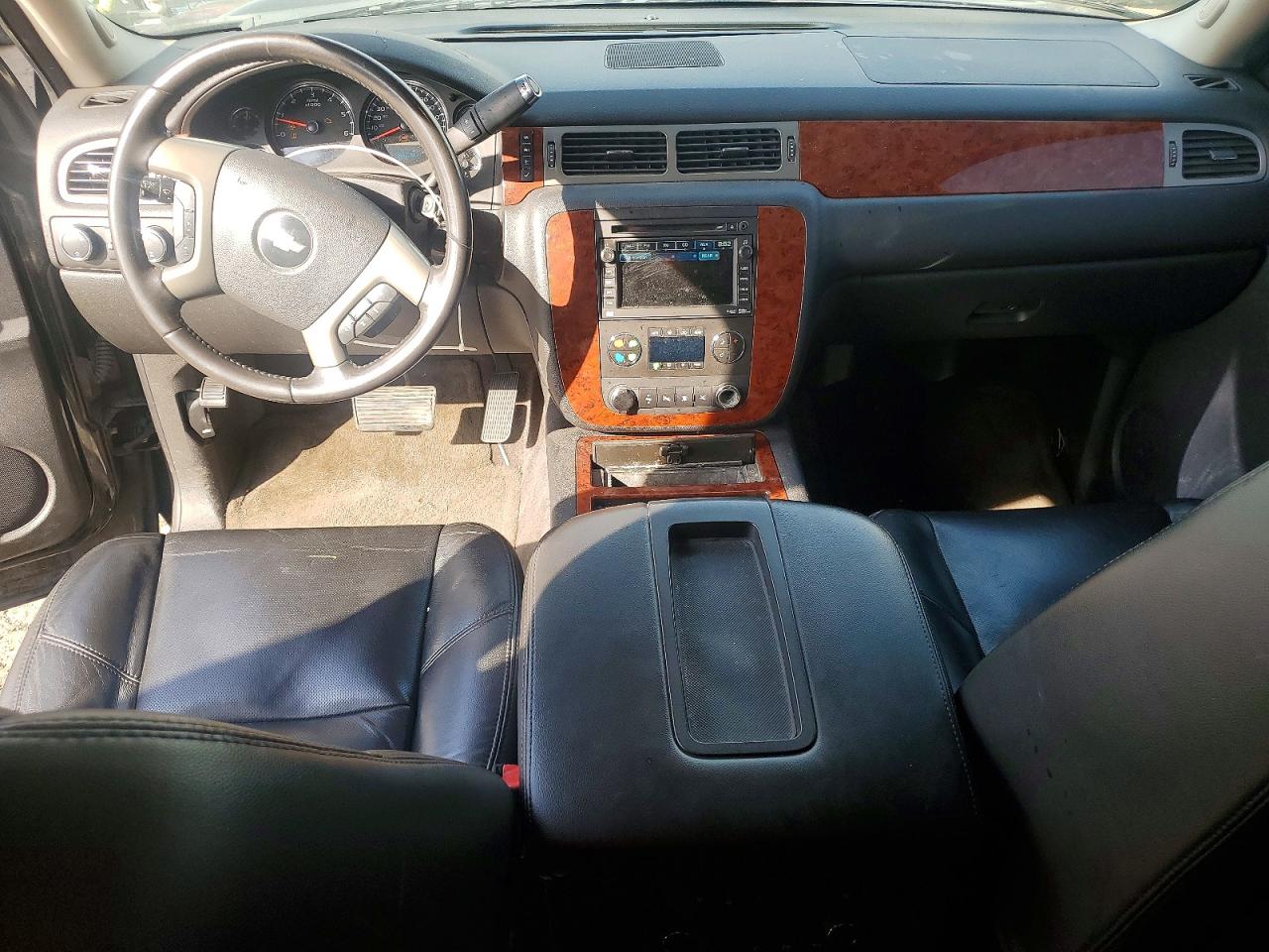 2010 CHEVROLET SUBURBAN K1500 LTZ photo 8