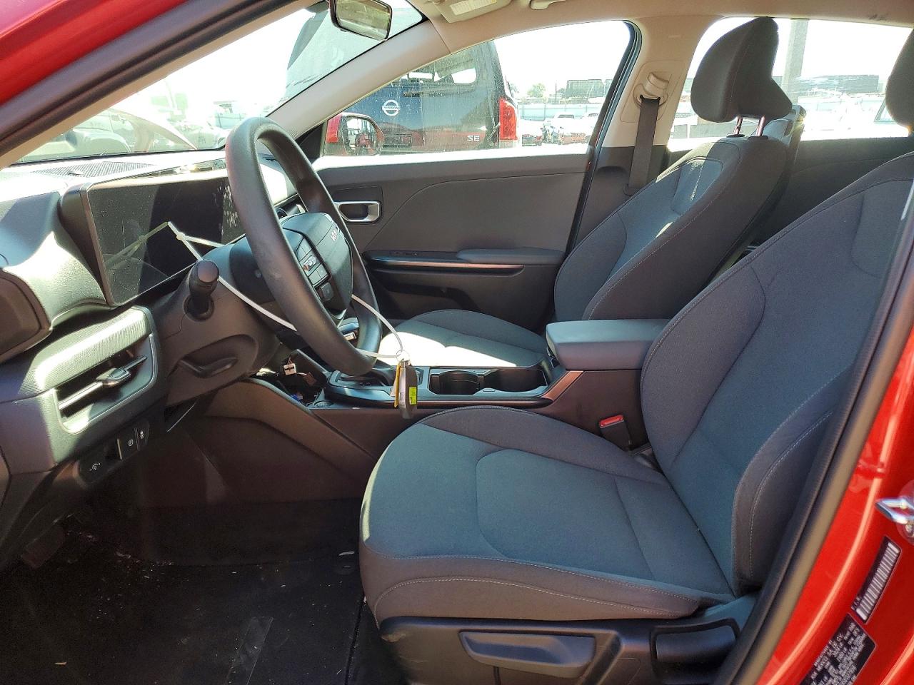 2025 KIA K4 LXS photo 13