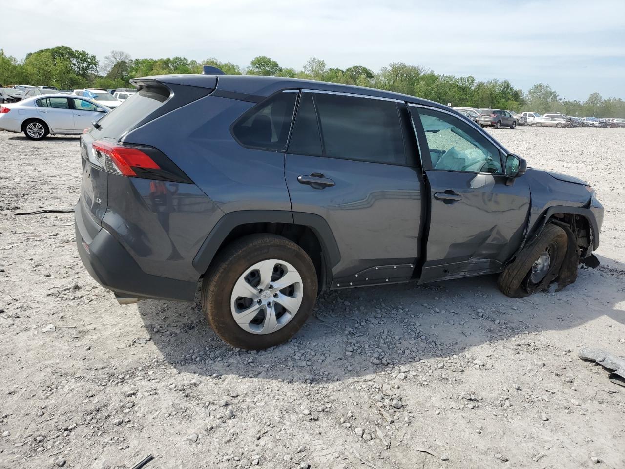 2022 TOYOTA RAV4 LE photo 5