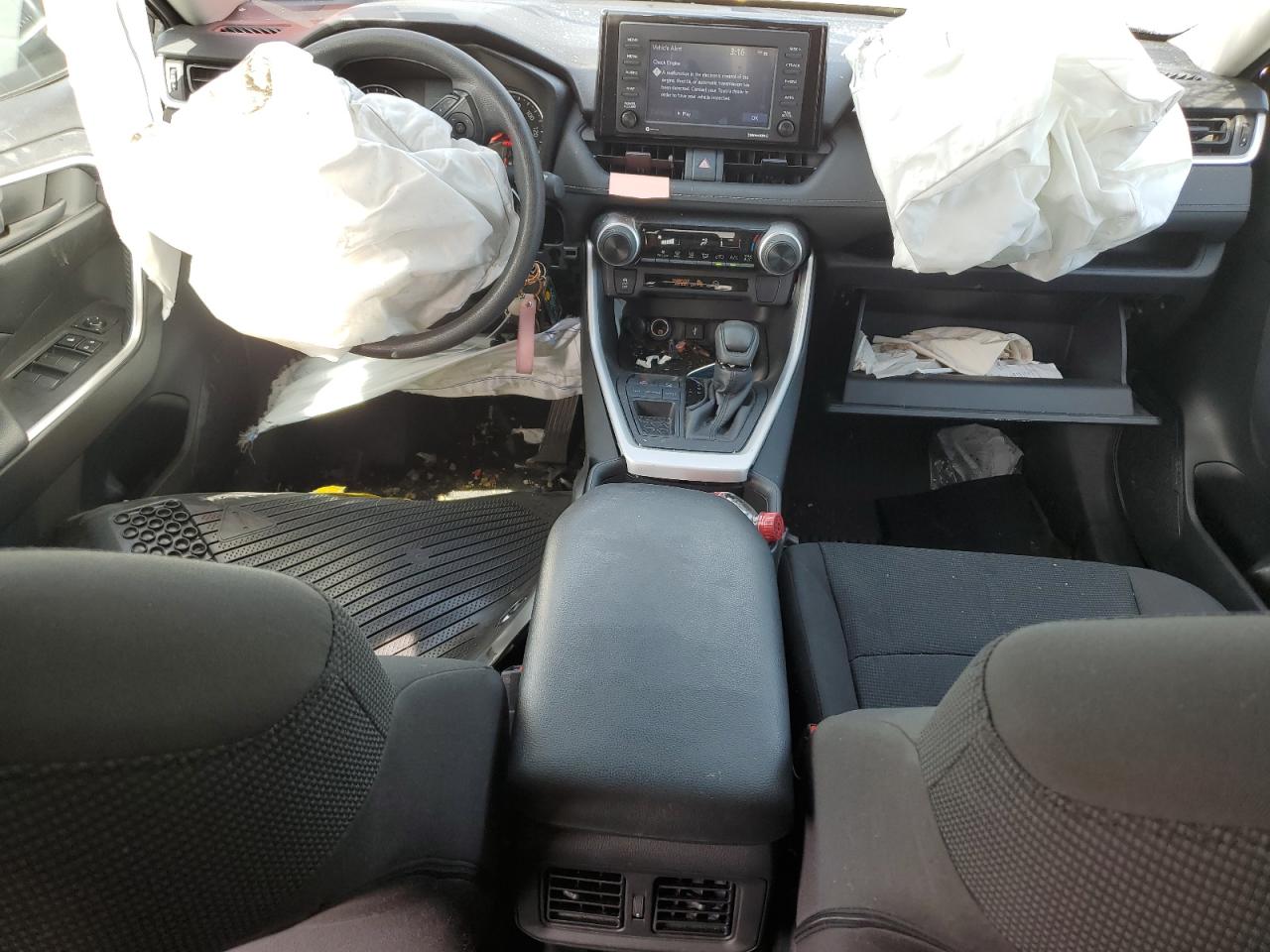 2022 TOYOTA RAV4 LE photo 15