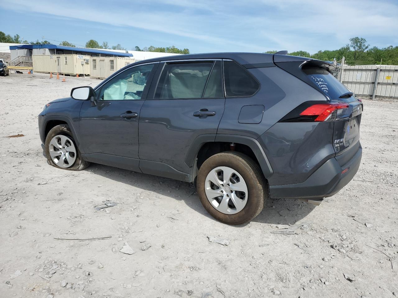 2022 TOYOTA RAV4 LE photo 3