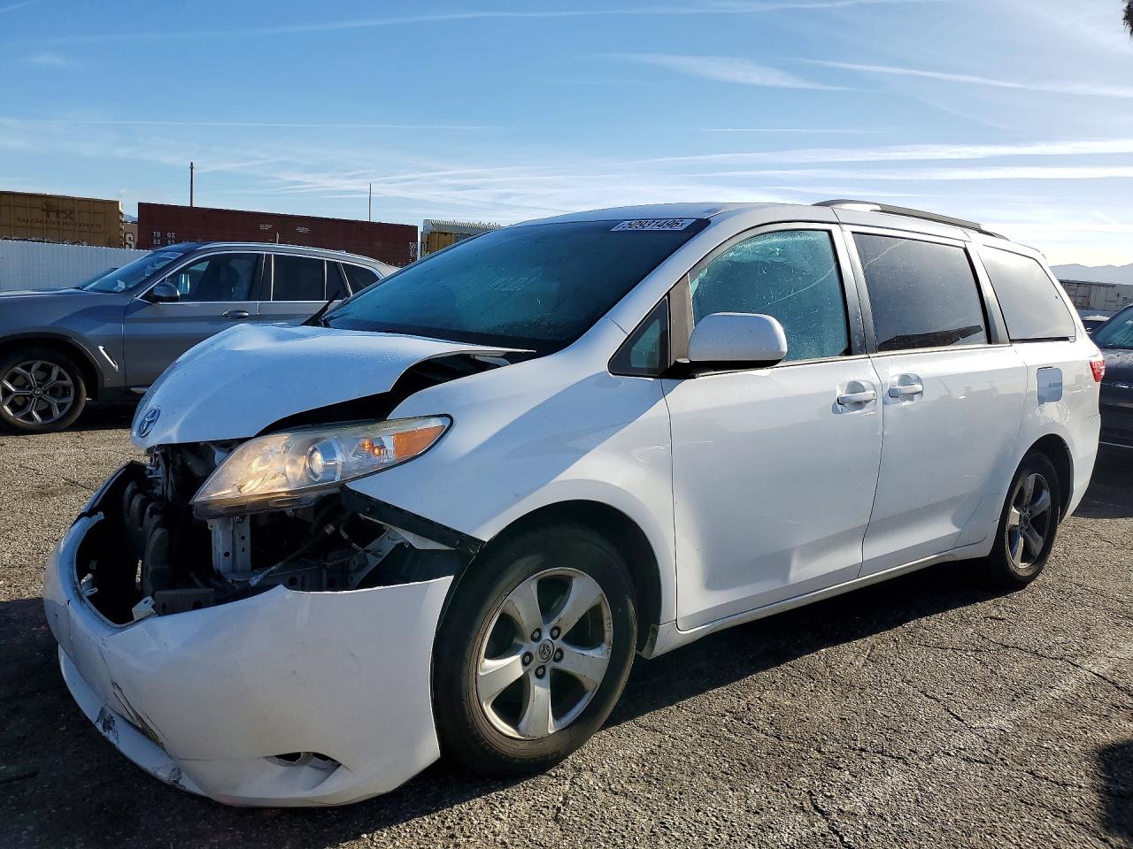 2017 TOYOTA SIENNA